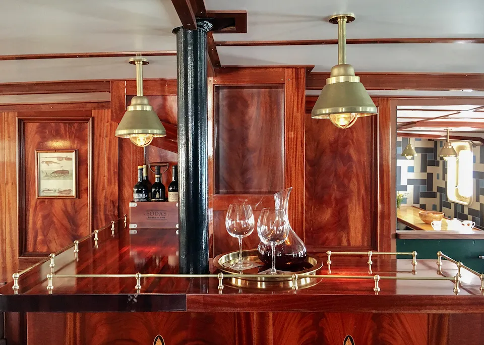 Bar _ Saloon _ Lounge 4
