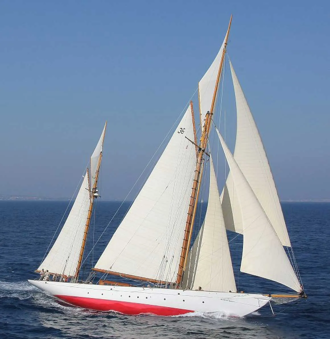 Thendara Classic Yacht For Sale - Under Sail