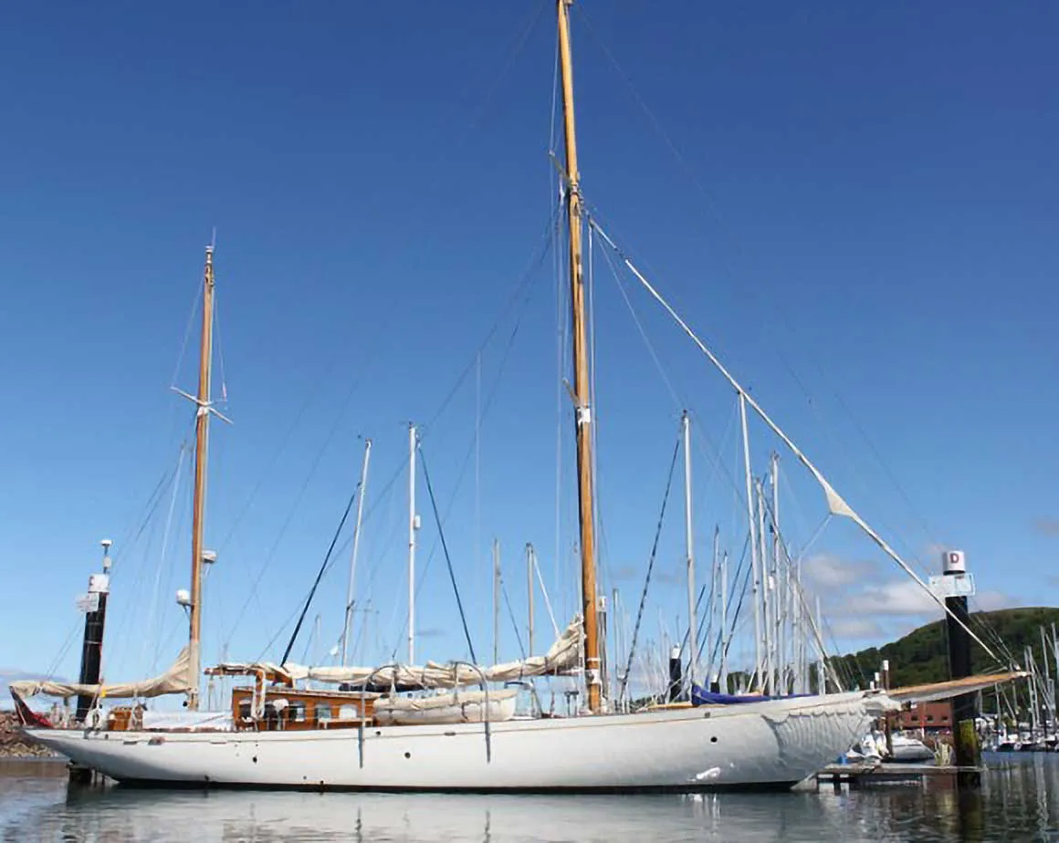 Halcyon Classic Yacht For Sale - At Anchor