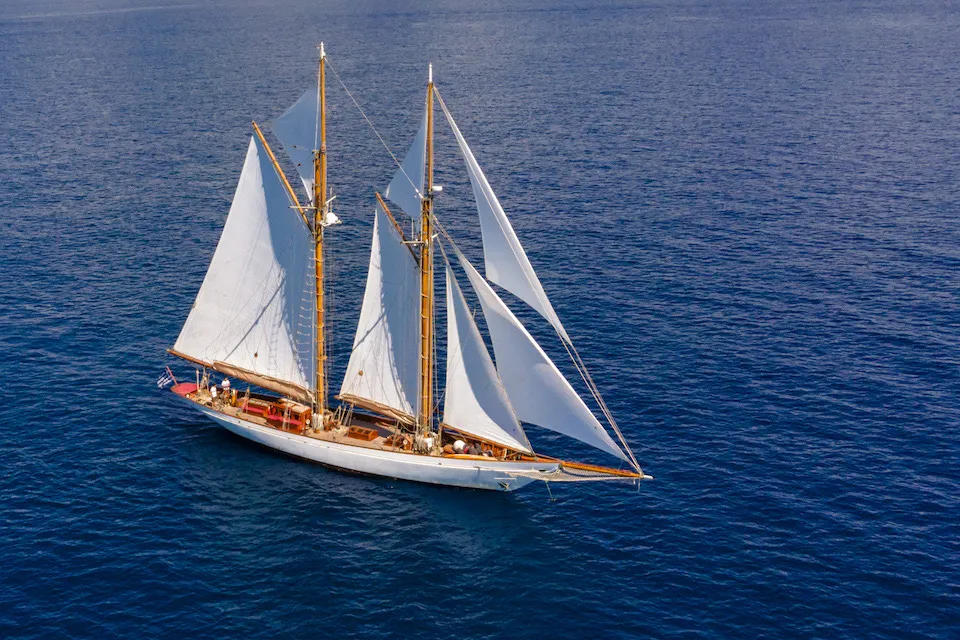 SY Aello Full Sails (8)