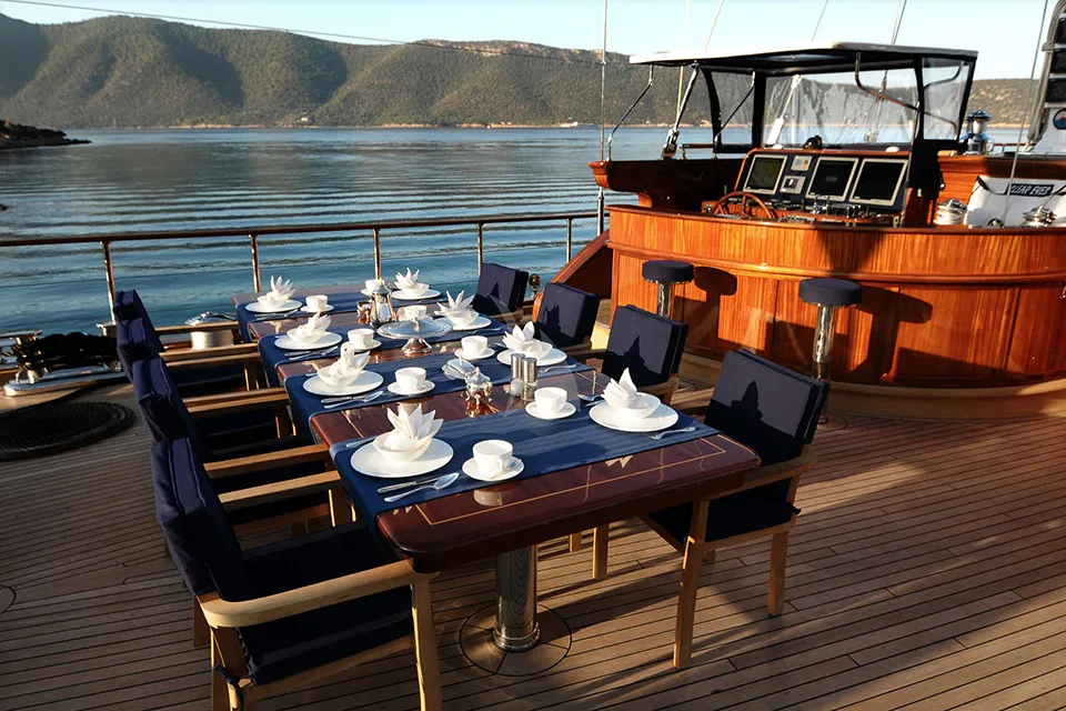 Clear Eyes, sailing superyacht built 2010