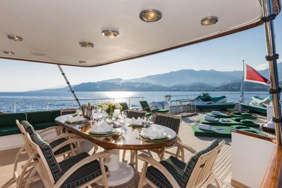 Classic Motor Yacht South Paw C Sundeck Dining