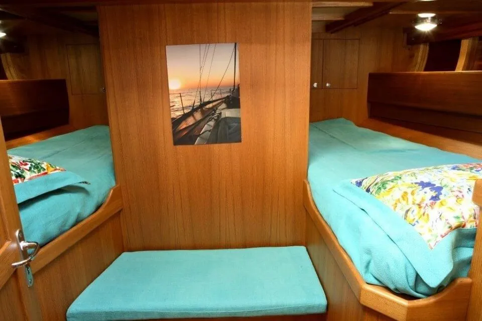 Classic Sailing Yacht Clan Guest Cabin