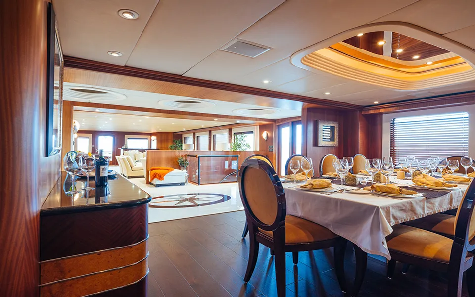 classic motor yacht daydream interior dining