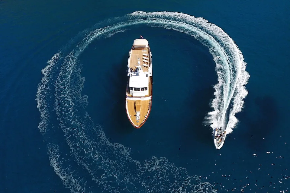 Heavenly Daze, classic motor yacht built 1972