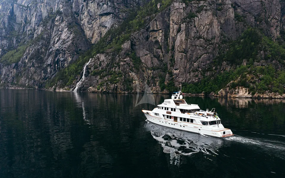 classic motor yacht daydream external main ocean