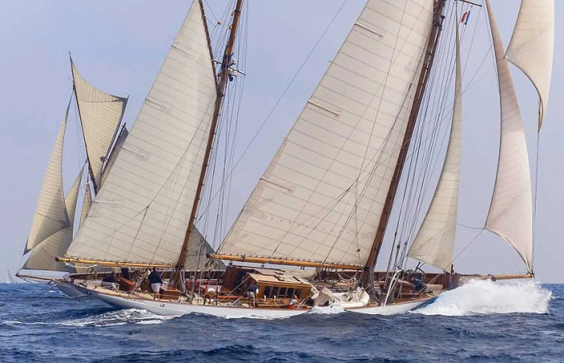 Thendara Classic Yacht For Sale - Under Sail