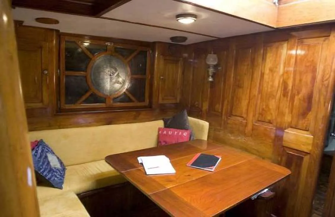 Vixen II Classic Yacht For Sale - Saloon