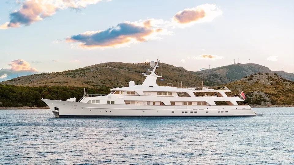 Victory, classic motor yacht built 1983