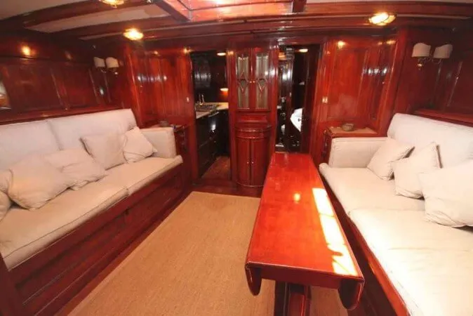Classic Sailing Yacht Gladoris II Saloon