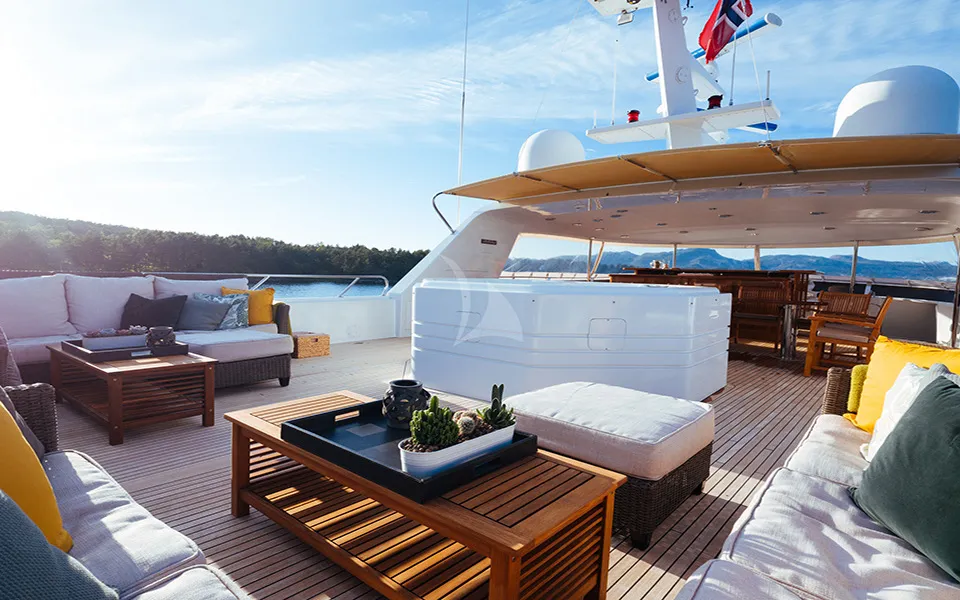 classic motor yacht daydream external sundeck