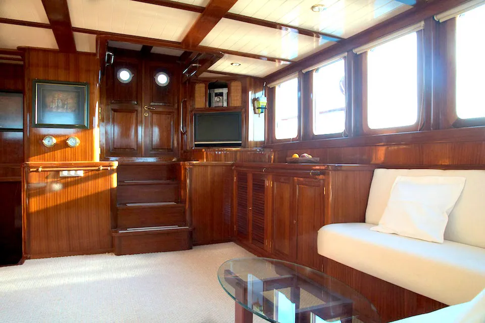 Smart spirit charter croatia salon