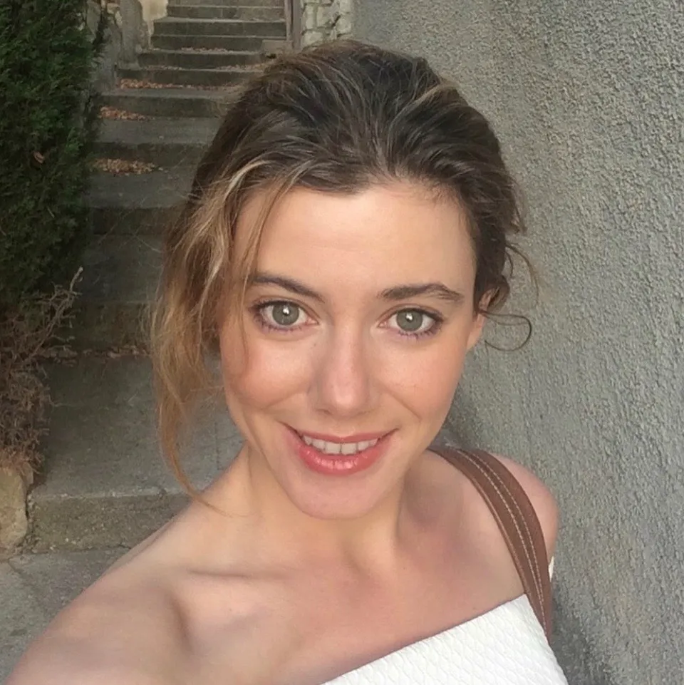Stephanie Brattesani