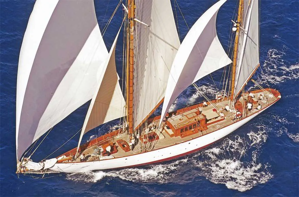 Thendara Classic Yacht For Sale - Under Sail