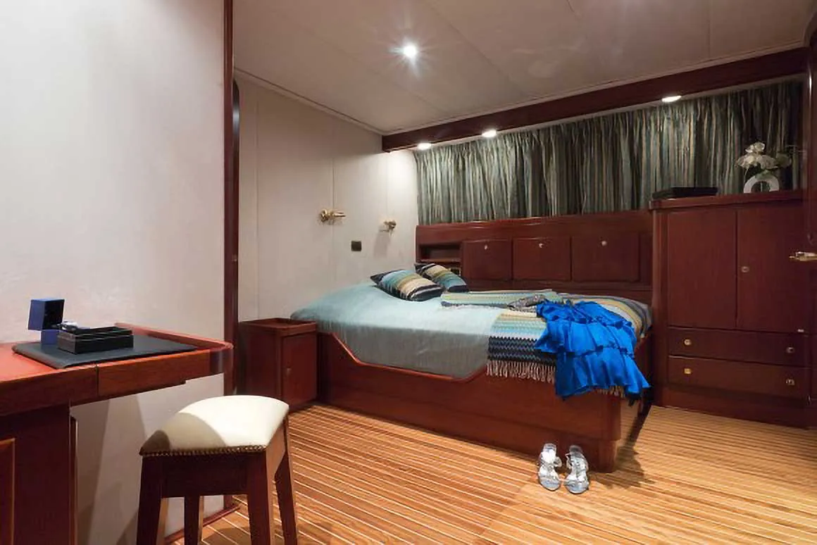 Shaha Classic Yacht For Sale - Stateroom