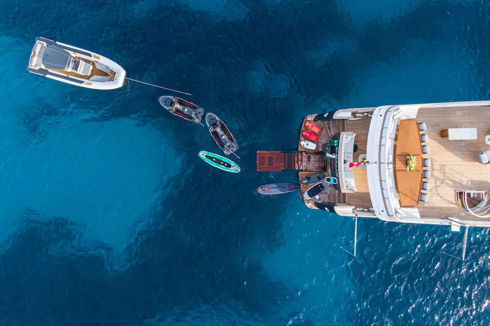 Emerald, motor superyacht built 1990