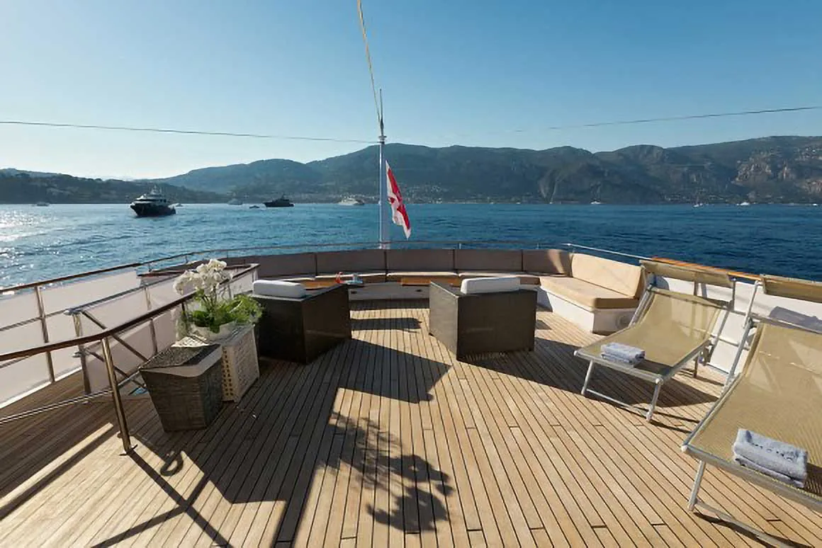 Shaha Classic Yacht For Sale - Sun Deck