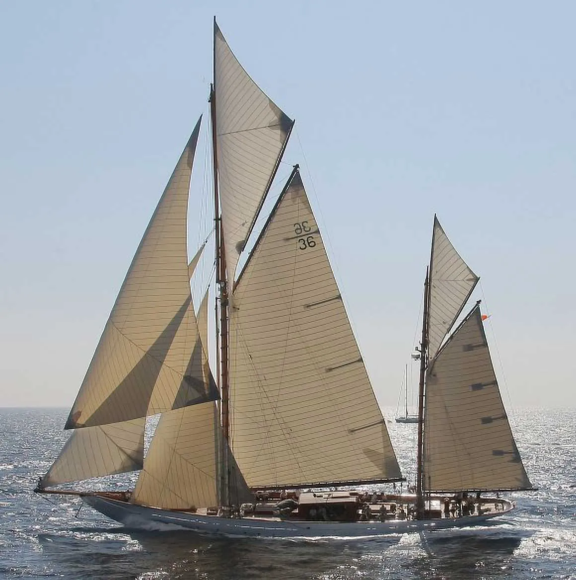 Thendara Classic Yacht For Sale - Under Sail