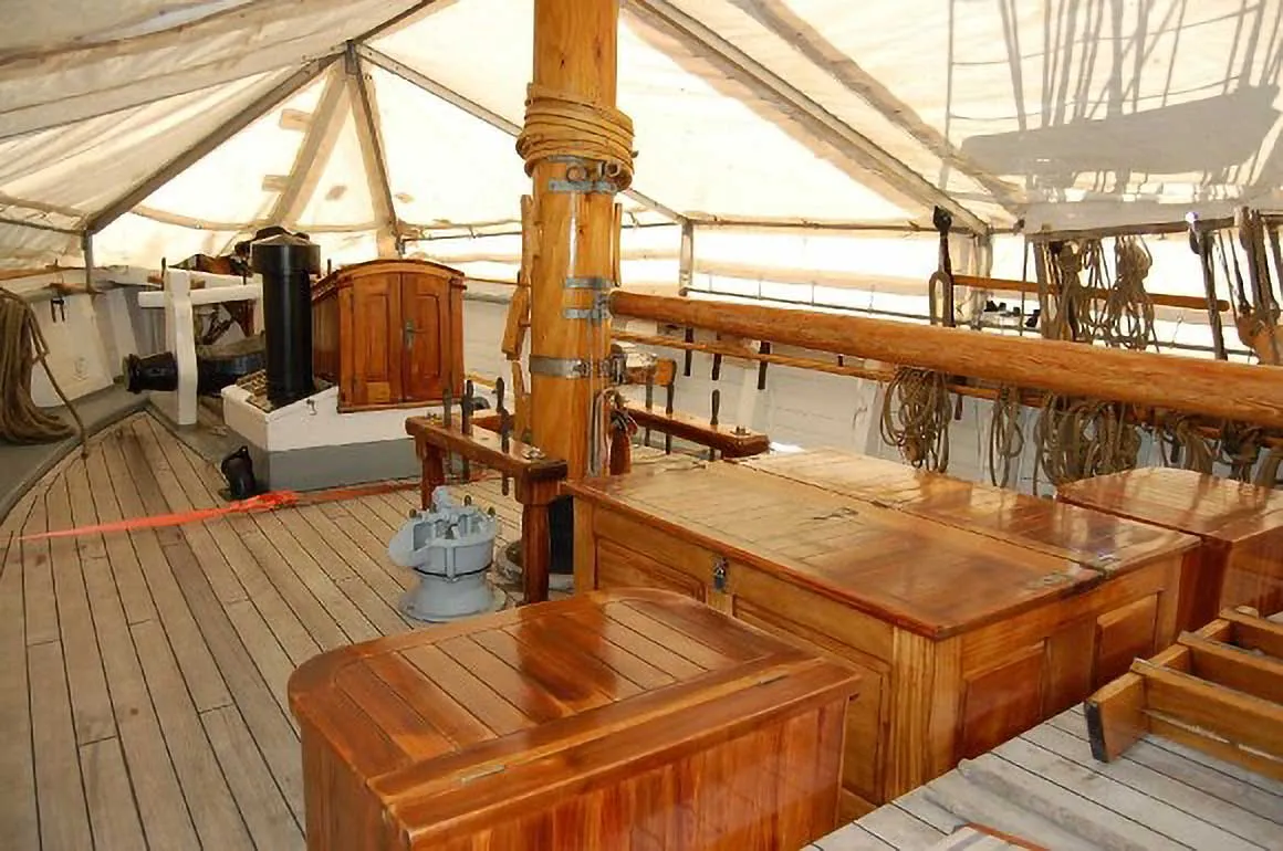 Zar Classic Yacht For Sale - Under Tent
